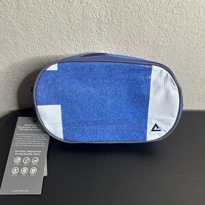 Rareform Riley Cosmetic zipper Bag blue NWT